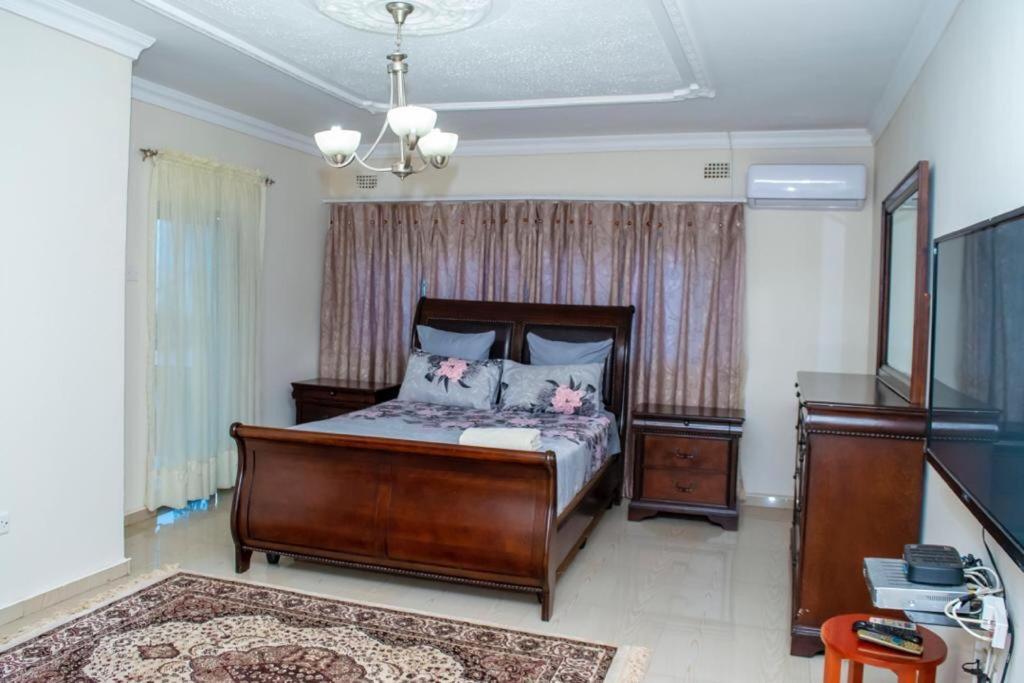 Royal Suites Apartments Лусака Экстерьер фото