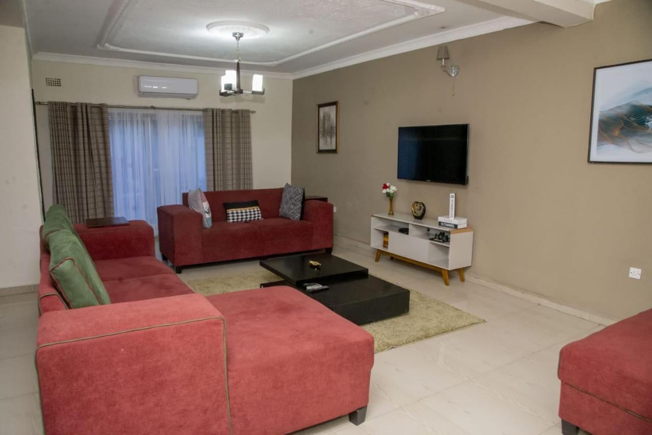 Royal Suites Apartments Лусака Экстерьер фото